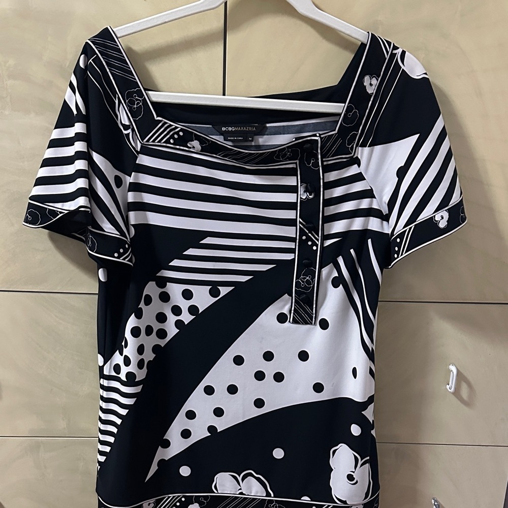 BCBGMaxAzria Black and White Patterned Blouse
